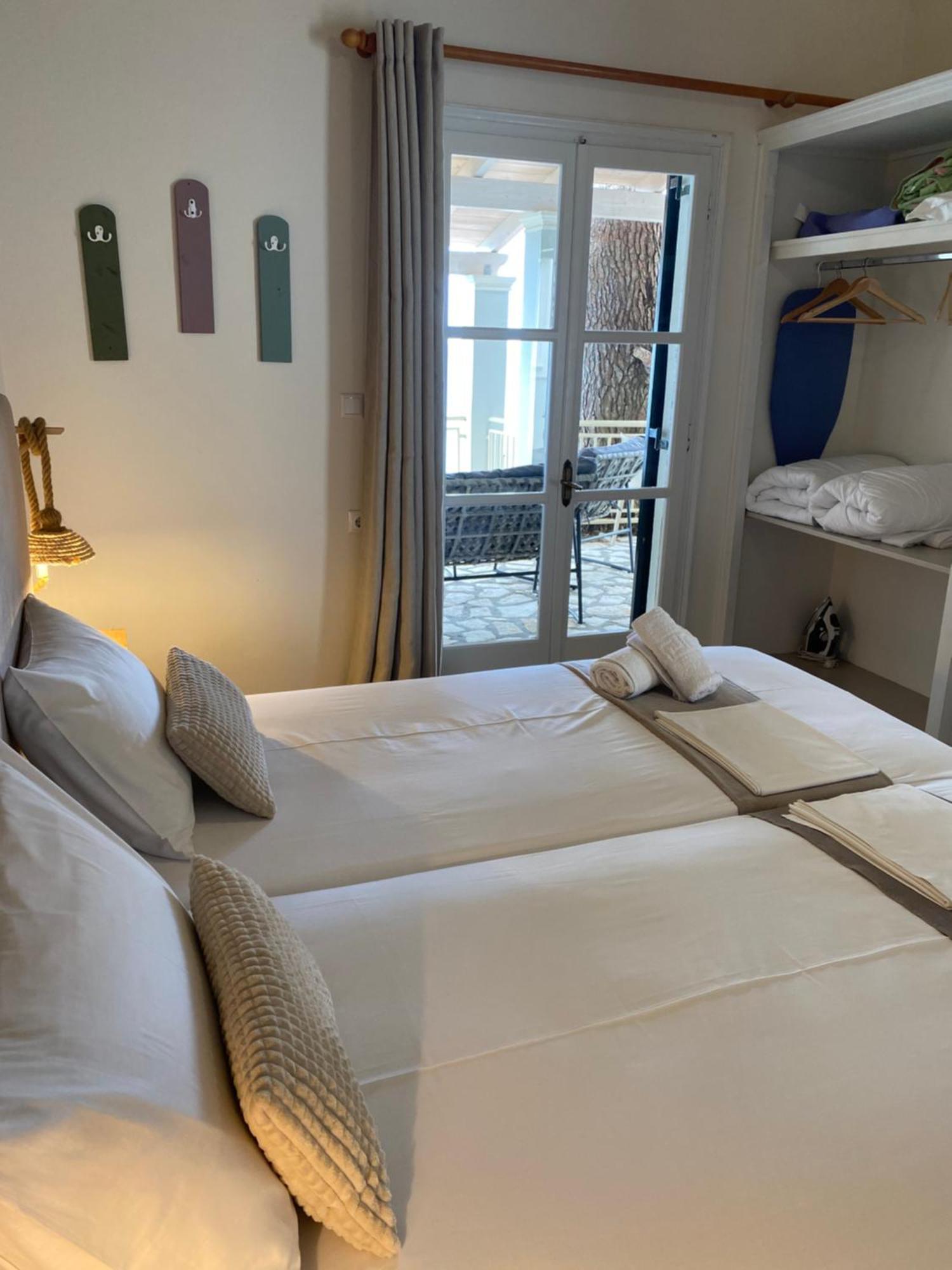 Vicky'S Panoramic View Apartments เปเลคาส ภายนอก รูปภาพ